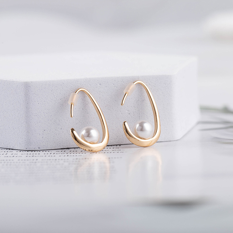 Nouvelles Boucles D&#39;oreilles De Mode En Métal En Laiton Perlé Pour Femmes Vente En Gros display picture 1