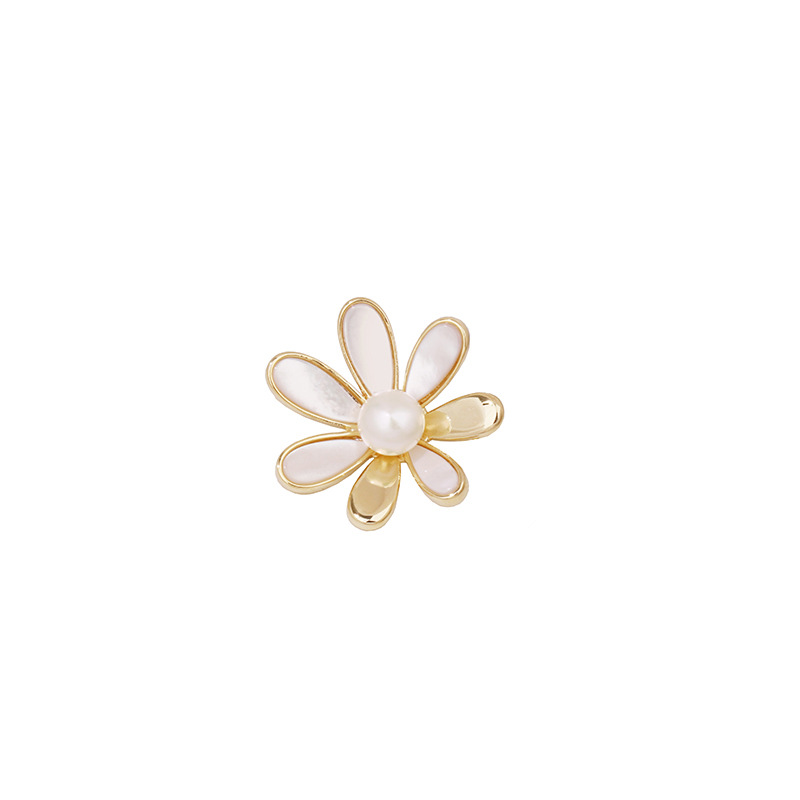  New Natural Pearl Daisy Brooch Pins for  Women  Fashion Corsage Pin Sweet Clothing Accessories Brooches