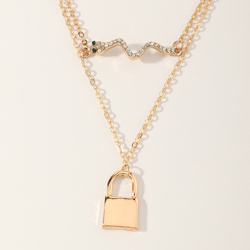 Fashion Double-layer Lock-shaped Necklac display picture 2