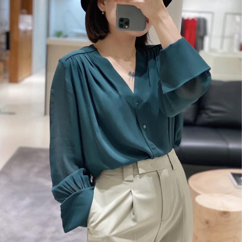 IC Xiaohe New Women's 14mm Qiaoji Simple V-neck Shoulder Pleat Lantern Sleeve Double-layer Silk Top Shirt