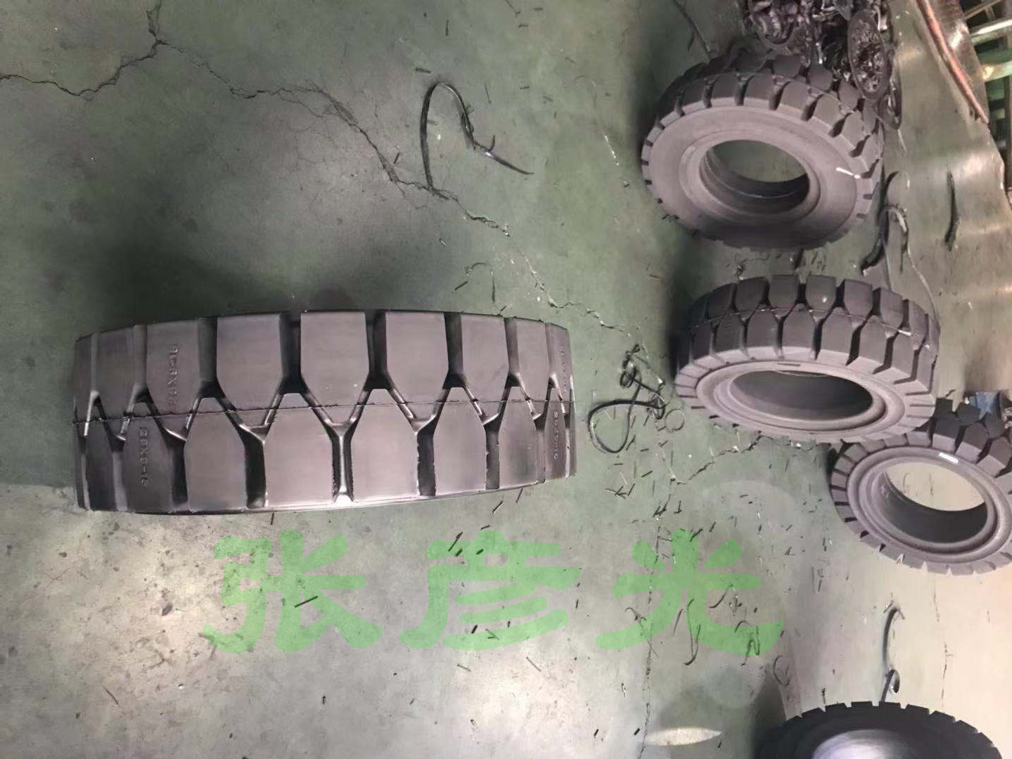 销售高档优质3吨叉车实心轮胎28x9-15叉车前轮实心轮胎充气轮胎