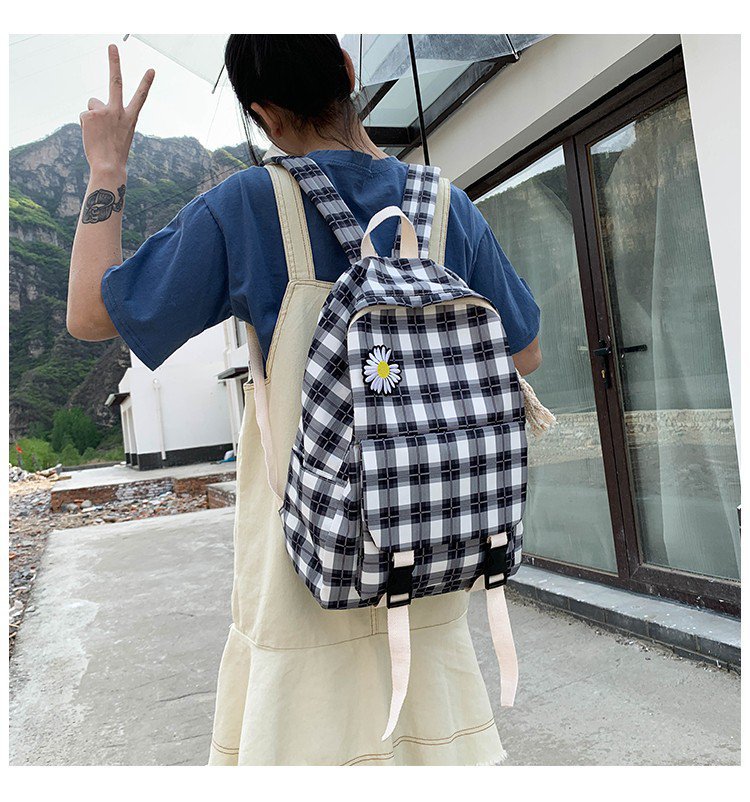 Korean Fashion Daisy Flowers Student Plaid Canvas Shoulder Bag Department Vintage Sense Girl Bag  Wholesale Nihaojewelry display picture 39