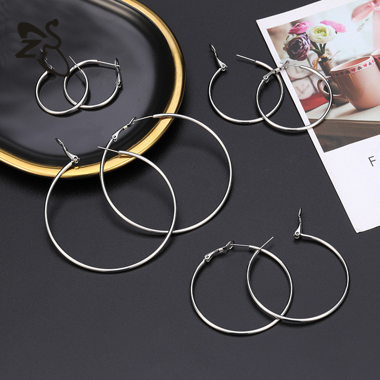 European American Elegant Face-Slimming Metal Earrings Exaggerated Large Hoop Earrings Titanium Steel Earrings Wholesale detail image 8