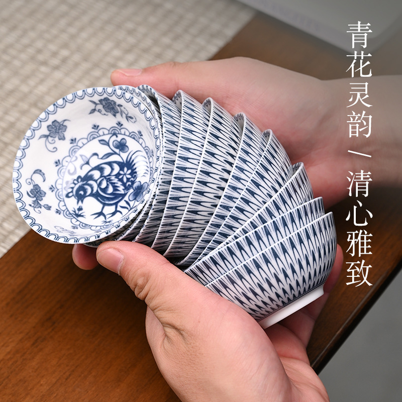 お茶の杯の陶磁器の単一の青花の磁器の杯の小さいサイズだけの工夫の3才のコップの主人の杯の卸売りは送ります。|undefined