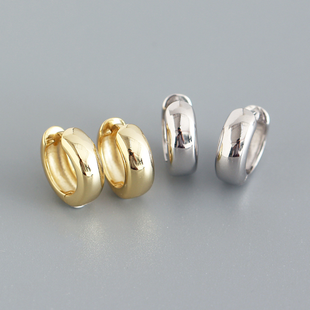 6g Weight 0.03µm Gold Plating Thickness Electroplating Gold Plating Process 925 Sterling Silver Ear Needle Material 18K Real Gold Plated, Platinum Plated Plating Material Zircon Inlay Material Earrings Classification 1 Pair Quantity Street Occasion 925 Sterling Silver Material Round Pattern Women'S Gender Fashion Style Polishing, Metal Craft 1 Pair 925 Sterling Silver Round Earrings 无