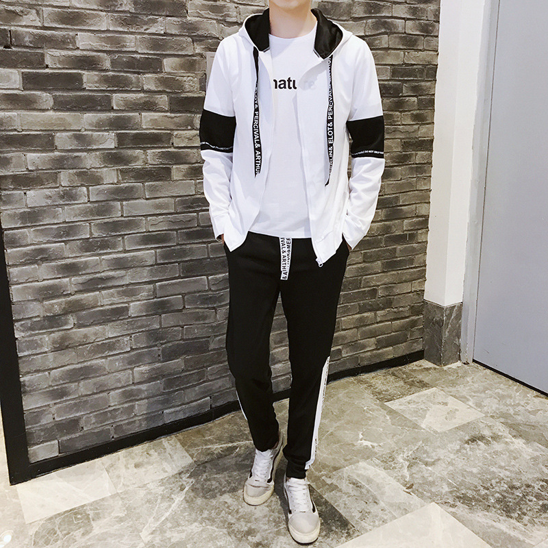 Zipper English suit with white on top and black on bottom