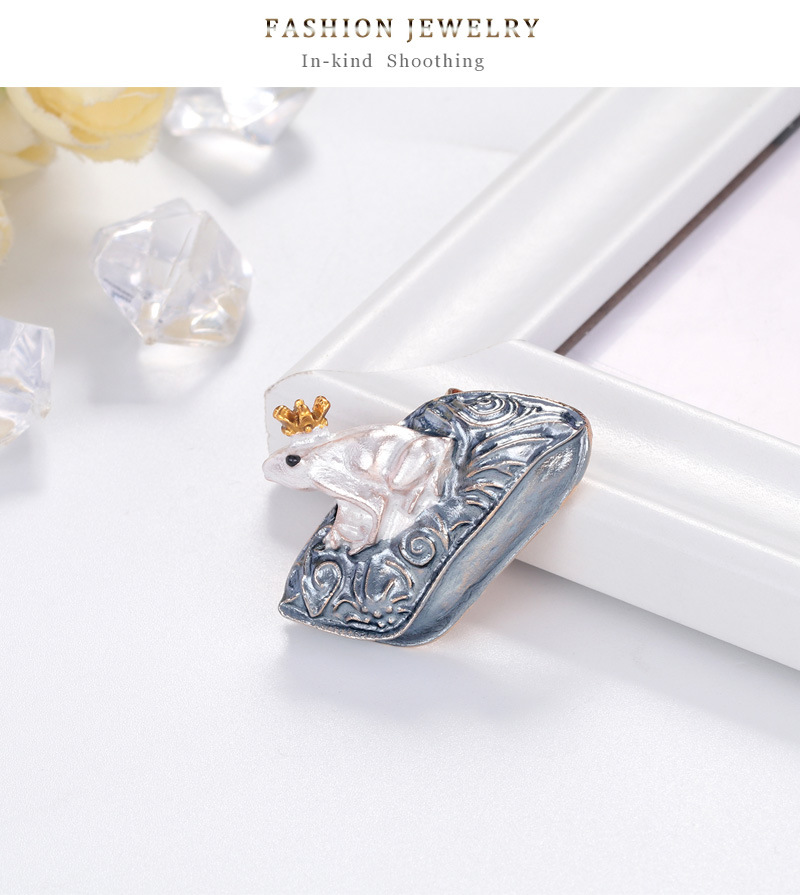 New Product Personality Cartoon Brooch Fashion Wild Crown Frog Brooch High-end Ladies Brooch Wholesale Nihaojewelry display picture 9