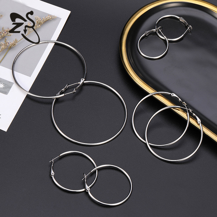 European American Elegant Face-Slimming Metal Earrings Exaggerated Large Hoop Earrings Titanium Steel Earrings Wholesale detail image 7