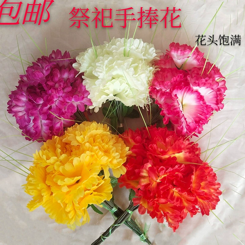 Моделирование хризантемы Qingming жертвенные принадлежности имитация шелковых цветов различных цветов с деньгами, горящая бумага на могиле руки