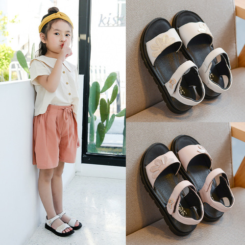 Girls sandals  new little girls beach shoes primary school students Korean style girls shoes summer middle and large children princess shoes