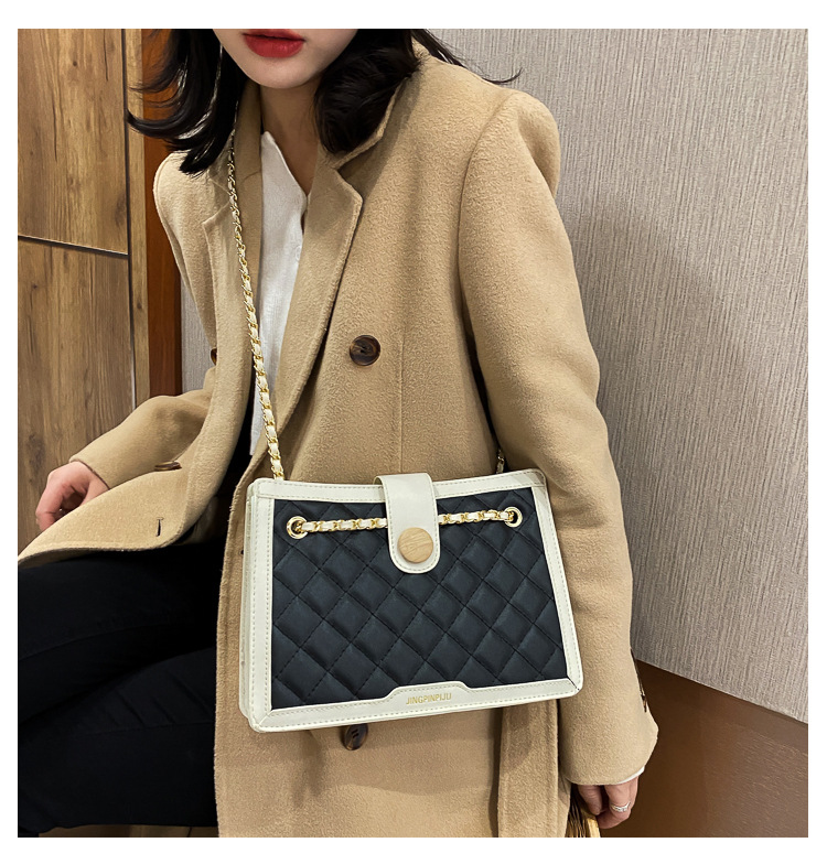 New Fashion Casual Messenger Shoulder Popular Small Square Bag display picture 15