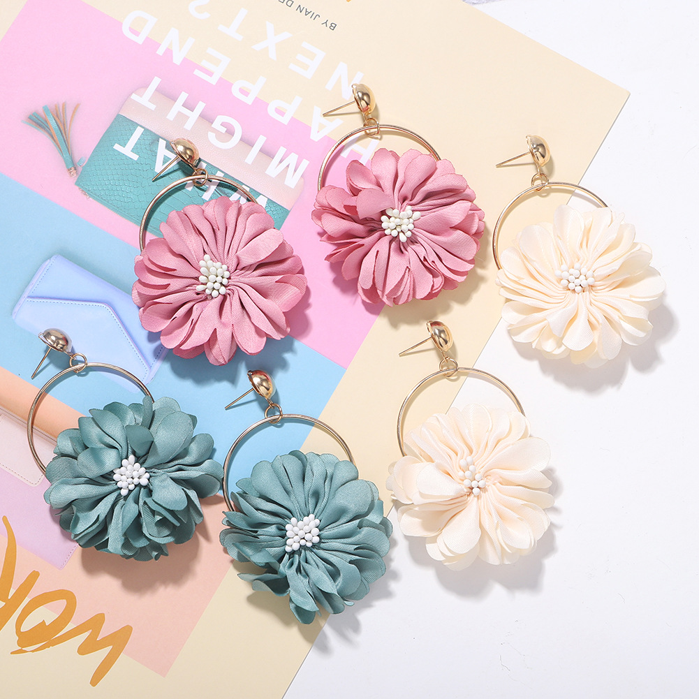 Fashion Personality Creative Simulation Flower Earrings display picture 5