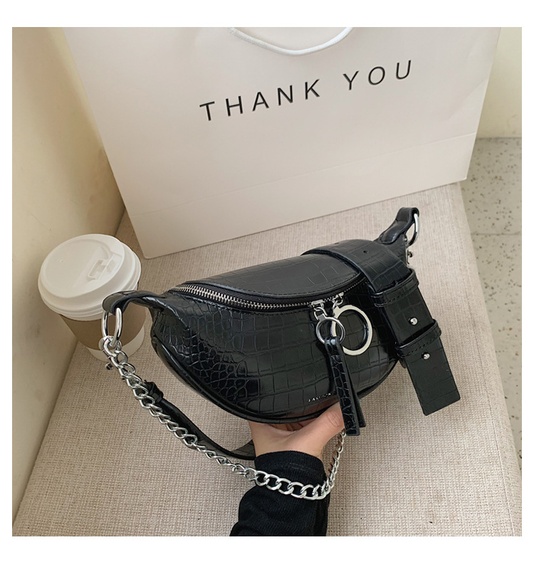 New Fashion Texture Chain Messenger Shoulder Chest Bag Wholesale display picture 1