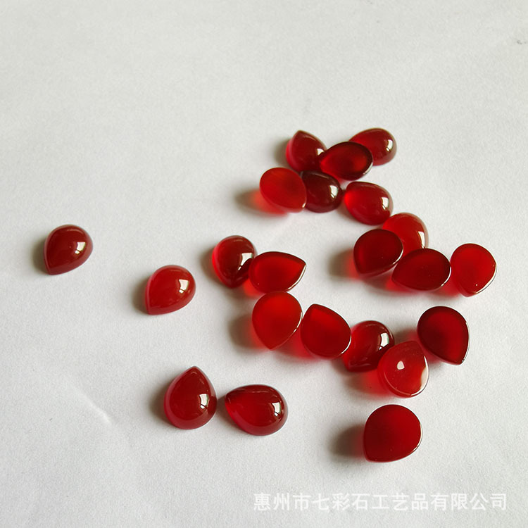 [Rote Achat Ringfassung] Halbkugelförmige rote Perlenform Ringfassung, ovaler Chalcedon loser Edelstein für DIY-Schmuckherstellung.
