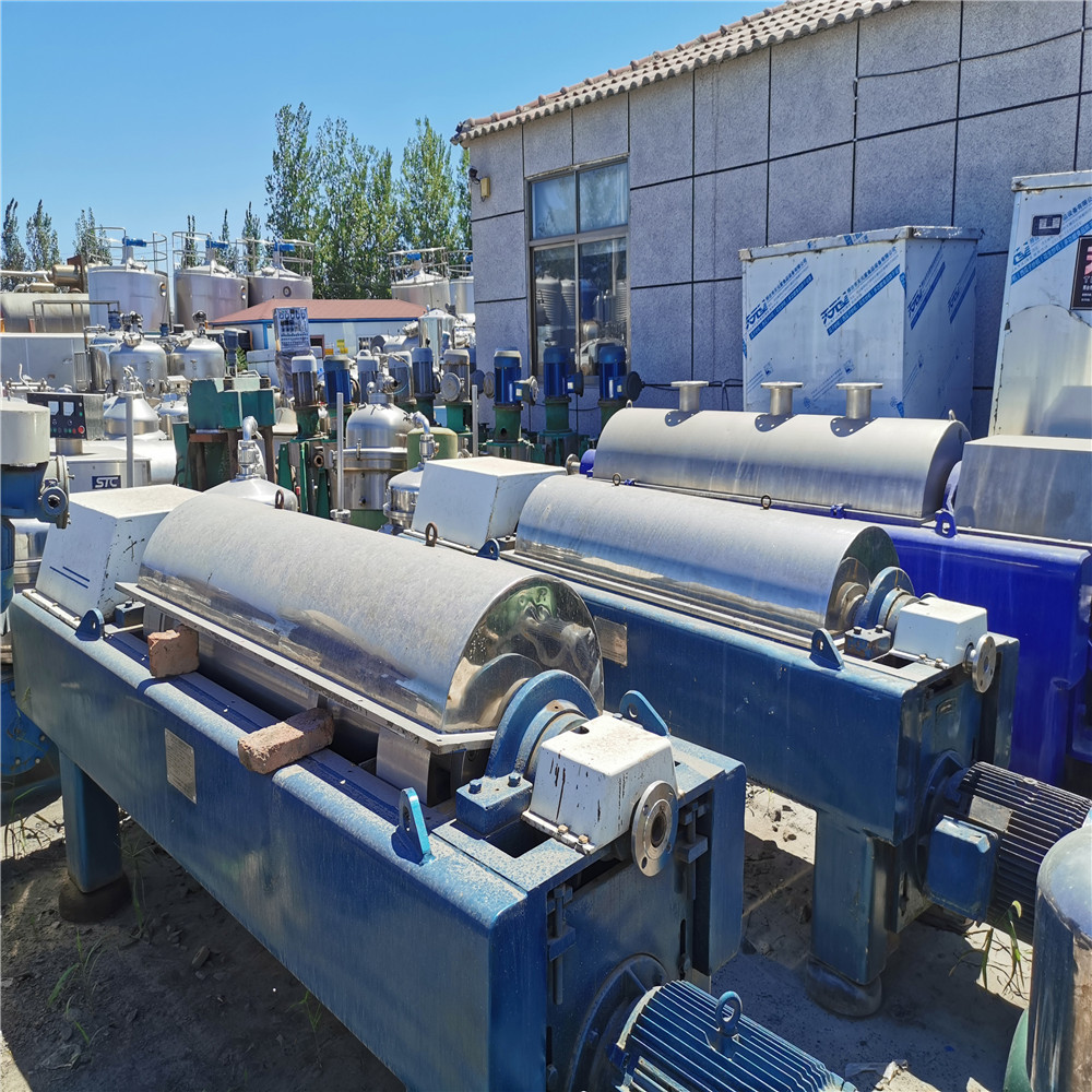 出售九成新卧式螺旋离心机350沉降卸料离心 鞍马式高速卧螺离心机