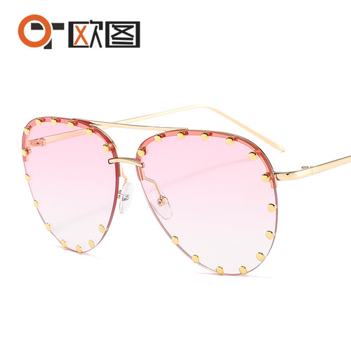 New style metal rivet large frame sunglasses, European and American universal sunglasses for men and women, fashionable toad glasses 7709