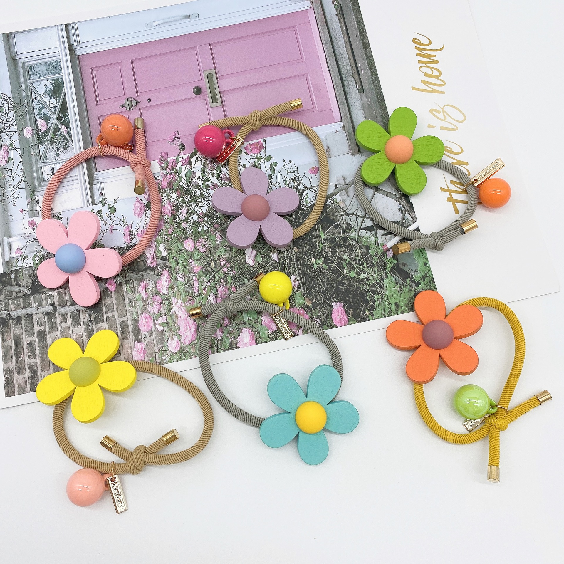 Cute Candy-colored Flower Wooden Hair Rope display picture 1