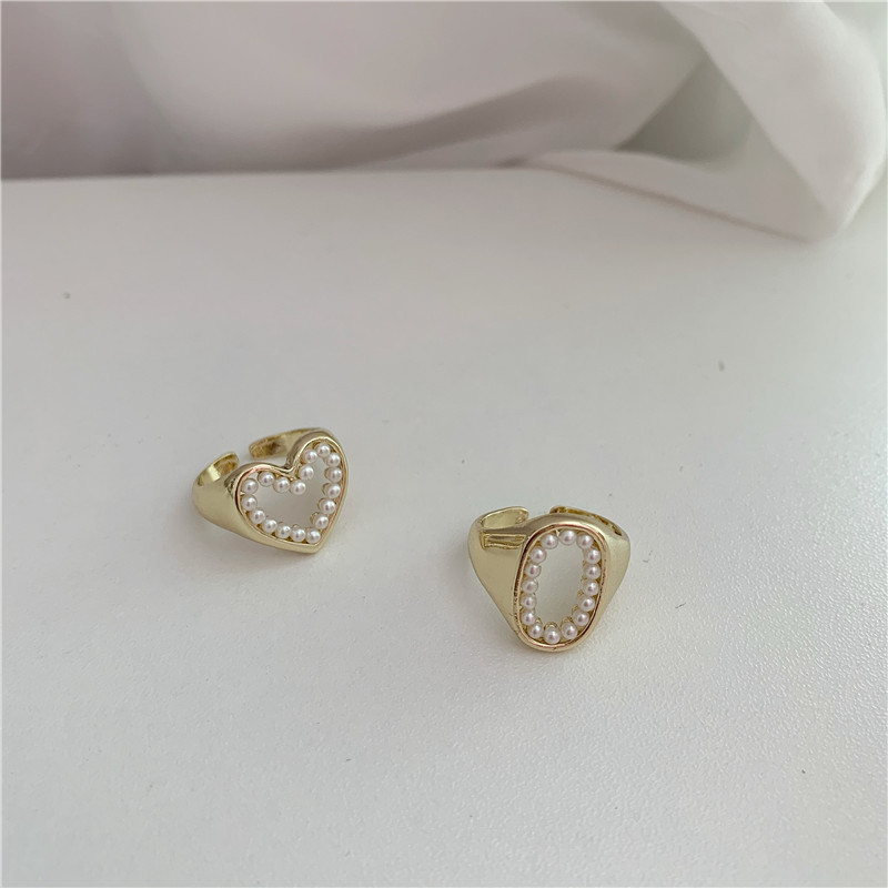 Korea  glossy pearl love ring