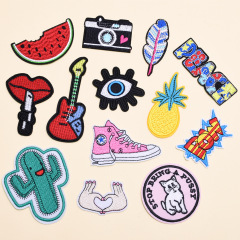 新款現代布貼廠家直銷卡通衣服裝貼補丁貼可縫可燙繡花章刺繡布貼