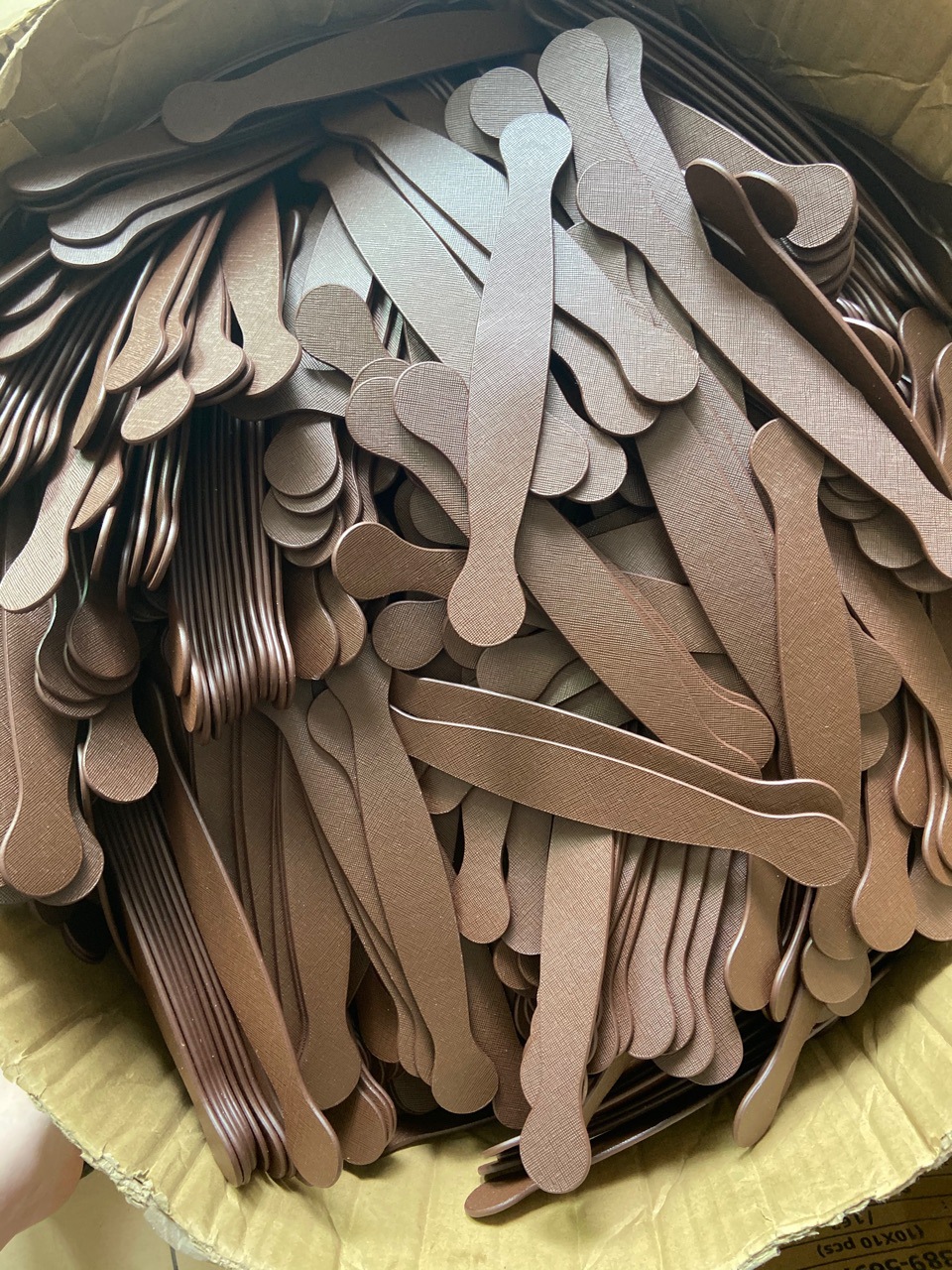 礼盒拉手PU手提带皮把手皮手挽带音响皮背带灯具灯饰电器皮手带