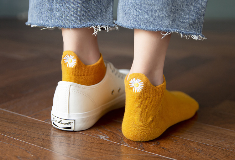 女后跟卡通耳朵短袜现货批发