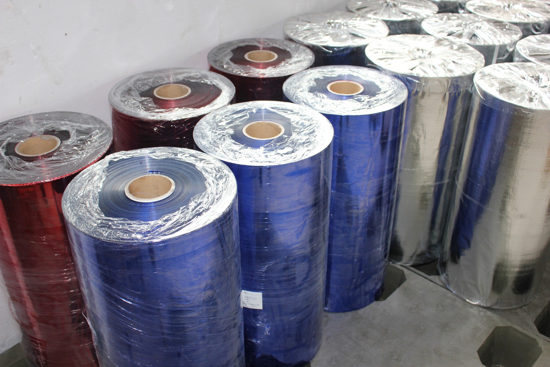 供应PET\BOPP\PVC镀铝膜彩膜(图)