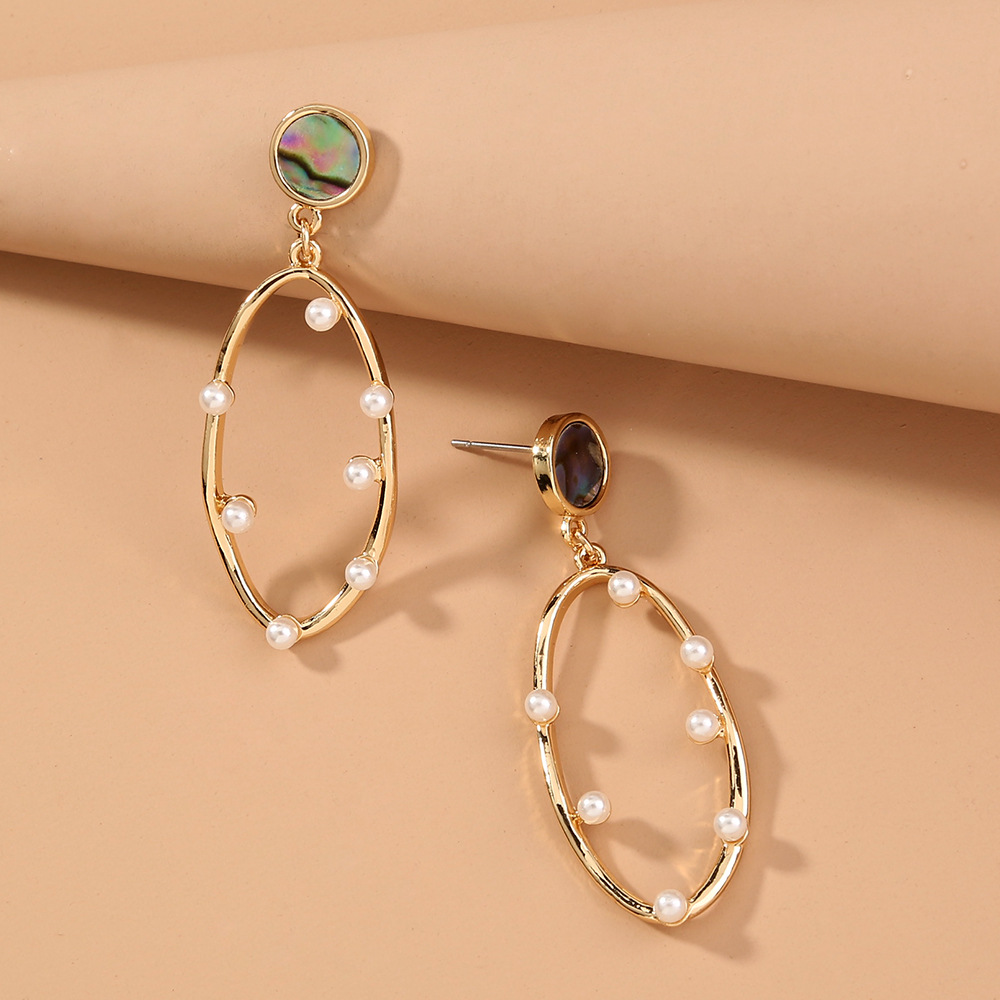Simple Pearl Natural Abalone Shell Oval Hollow Earrings display picture 3