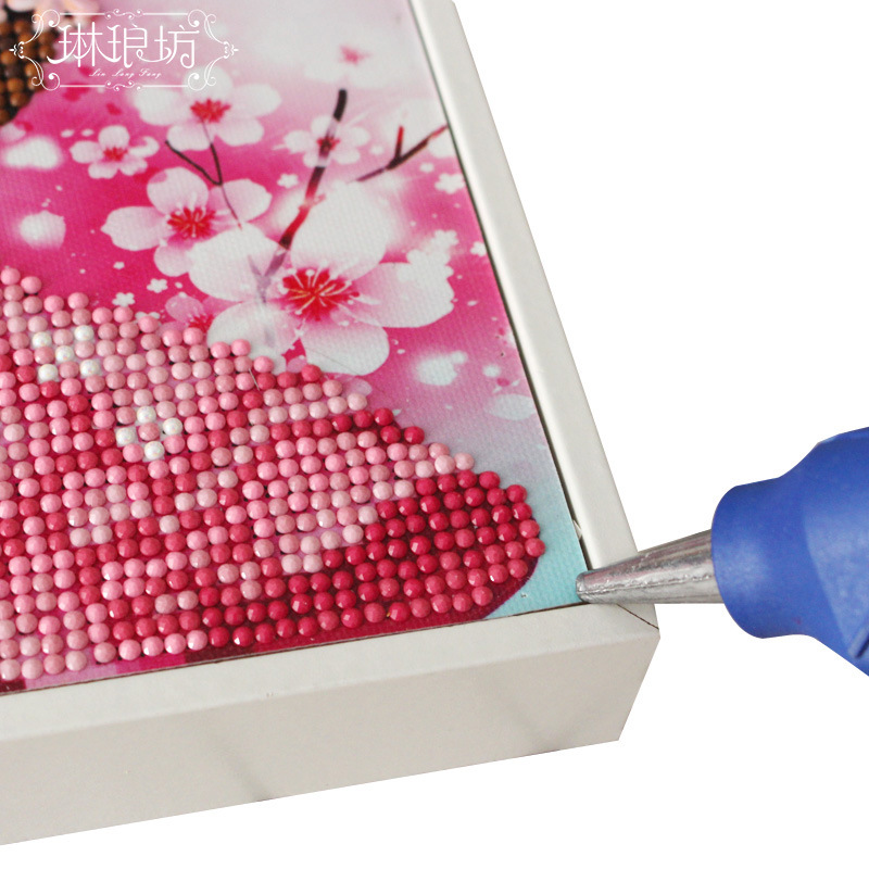 Pistola de pegamento pequeña fusión en caliente Pequeña barra de pegamento práctico de vidrio Tira de silicio barra de pegamento de fusión en caliente Protección del medio ambiente alta pistola de pegamento adhesivo hecho a mano material de bricolaje