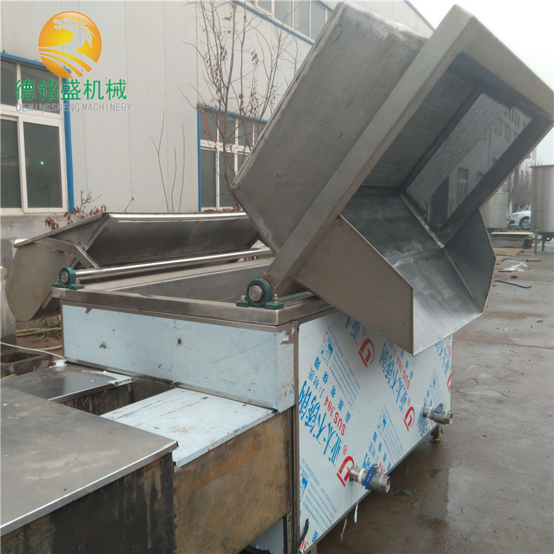 岳阳麻辣鸭翅鸭脖油炸机 自动出料鱿鱼丝油炸锅 多春鱼油炸机