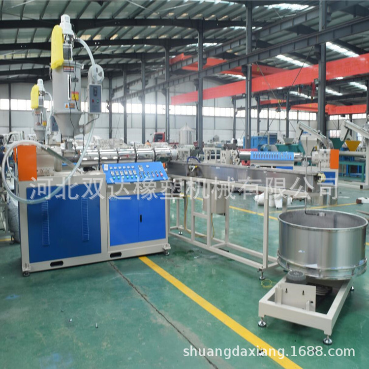 河北双达长期供应塑料挤出机    螺旋护套生产线挤出设备