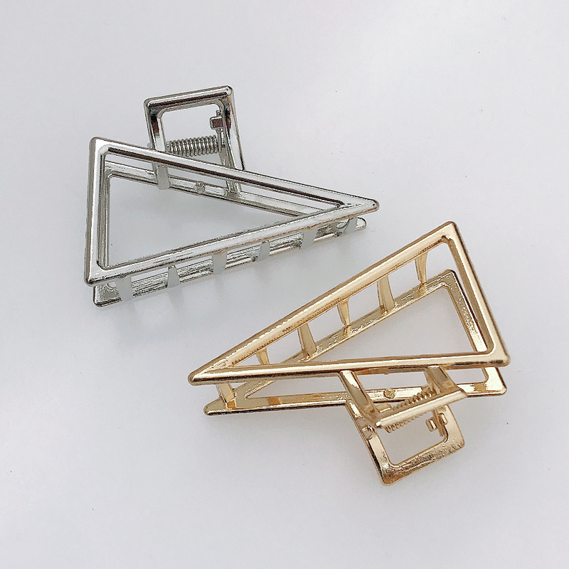 Retro Simple Large Geometric Triangle Metal Hairpin display picture 3