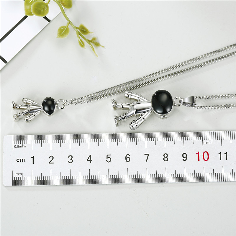 Korea's New Jewelry Punk Hip-hop Stainless Steel Titanium Steel Astronaut  Pendant Necklace Sweater Chain Wholesale Nihaojewelry display picture 2