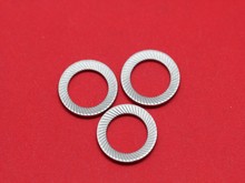 ��̼䓾����ط��ɉ|Ȧ��VS�����|Ȧ䓾����ط��ɉ|Ȧ