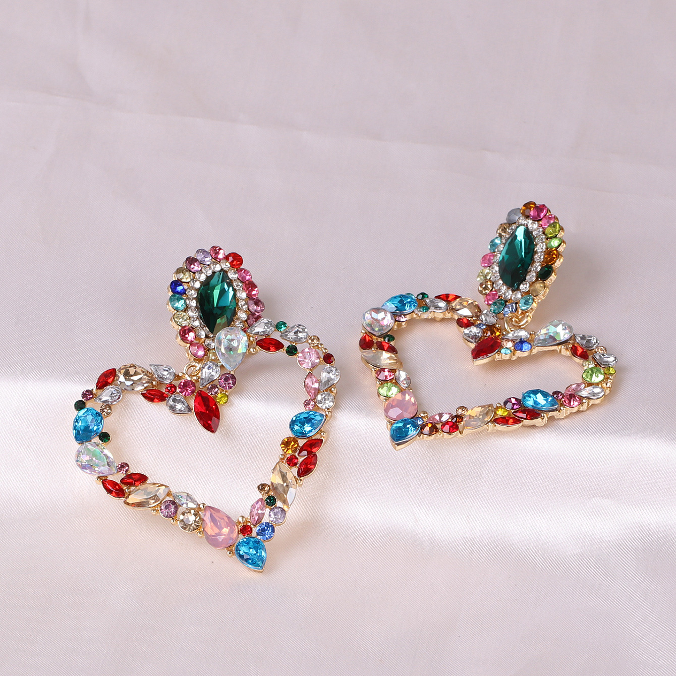 Hot Selling Fashion Heart-shaped Diamond Earrings Wholesale display picture 7