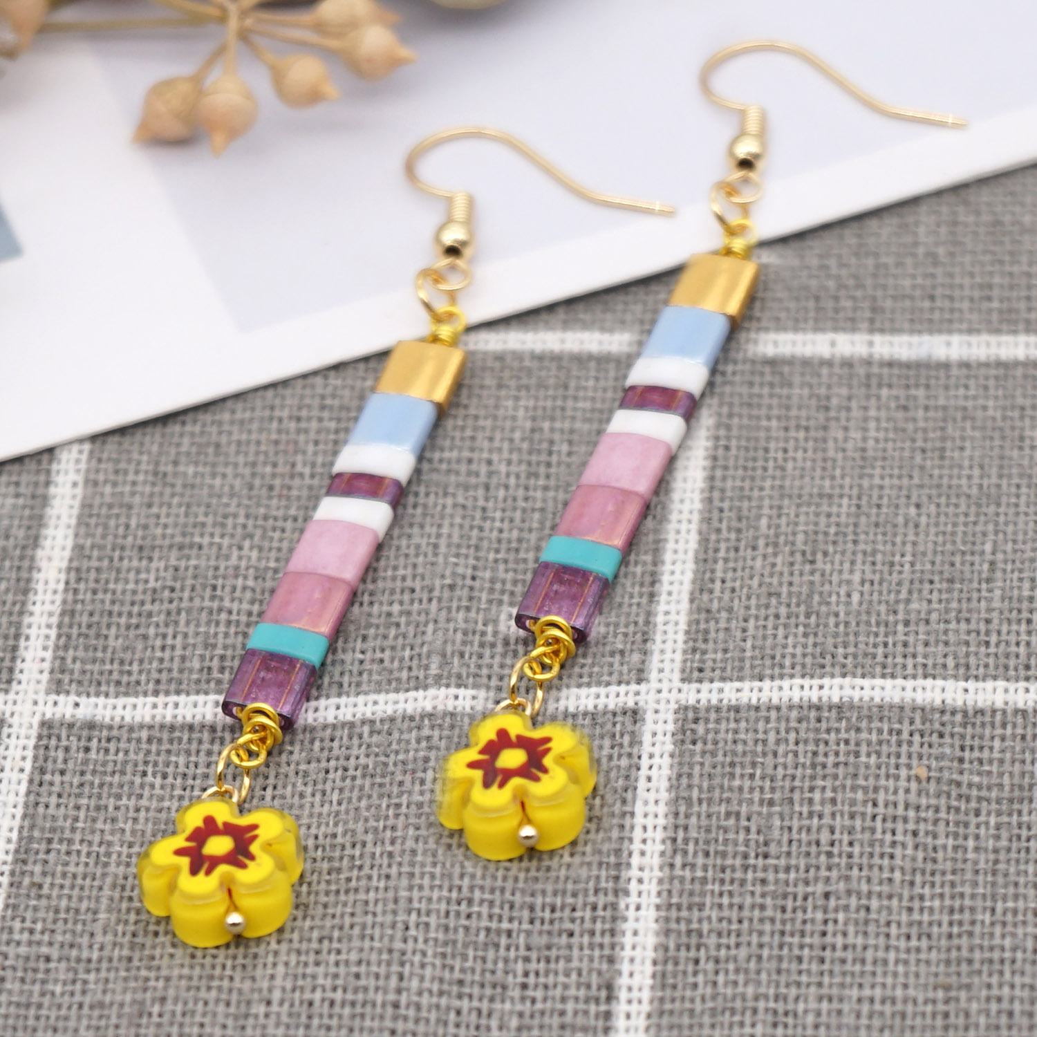 Pendientes De Margaritas Con Cuentas De Color Bohemio display picture 4