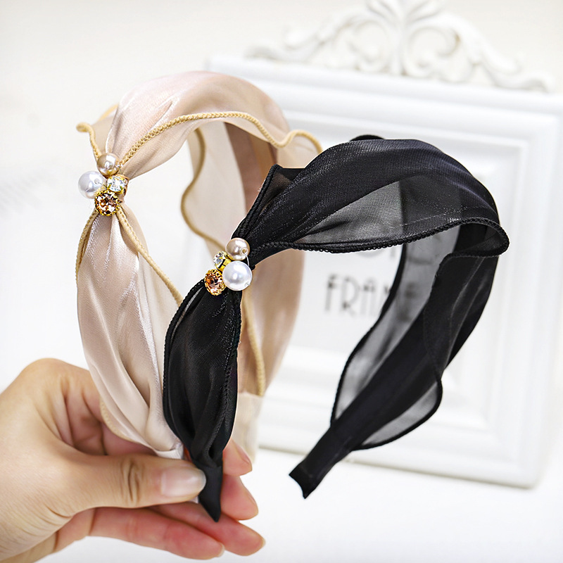 Bandeau Satin Brillant Tissu De Soie Strass Perle Épingle À Cheveux D'une Seule Pièce Dropshipping Internet Star Side Noeud Bandeau C862 display picture 3