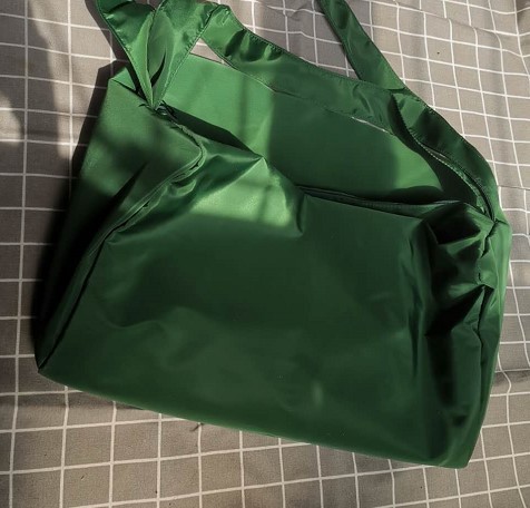 Femmes Moyen Nylon Toile Couleur Unie De Base Fermeture Éclair Sac D'Épaule display picture 31