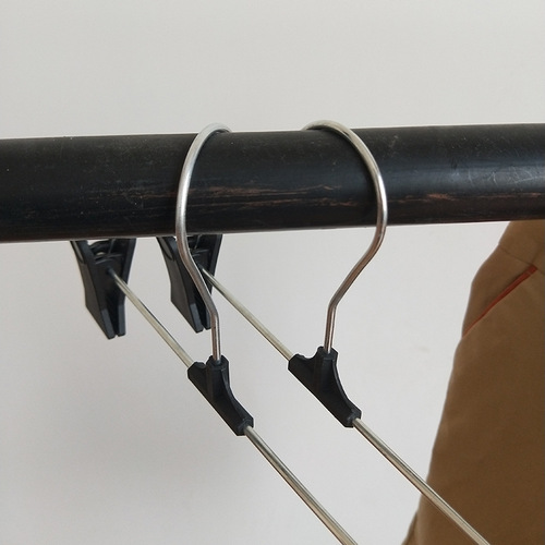 Factory's new children's black plastic pants hanger, export Korean style clothing store anti-slip pants hanger, wholesale pants hanger