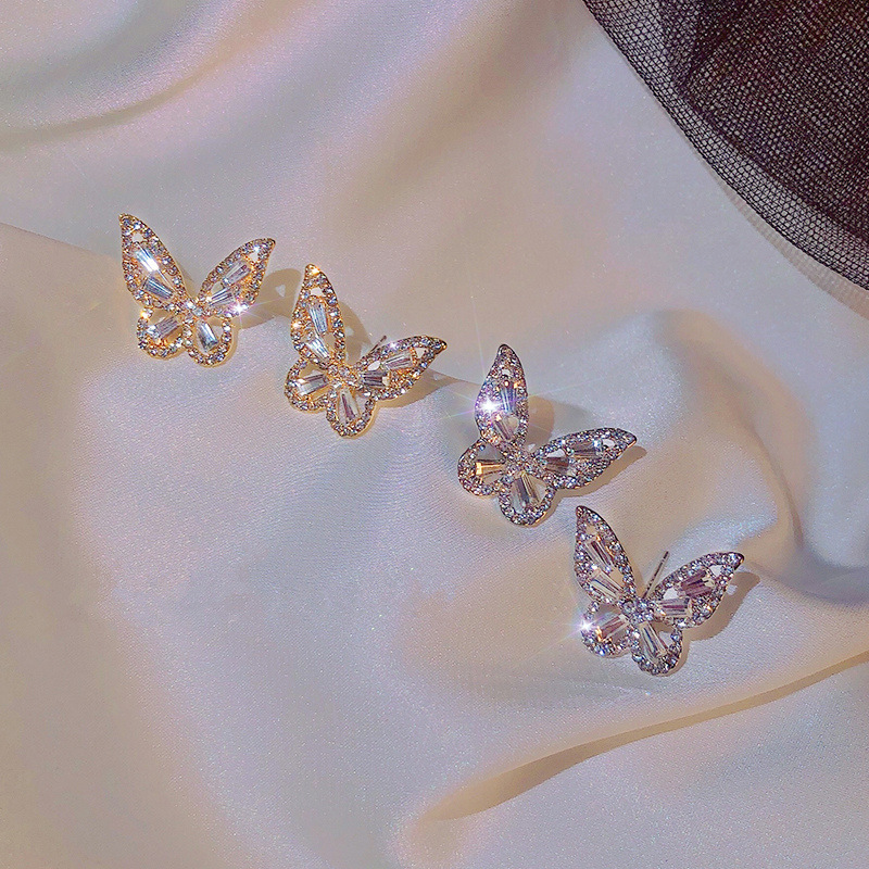 S925 Argent Sterling Aiguille Style Rétro Papillon Boucles D&#39;oreilles Strass Scintillant Petites Boucles D&#39;oreilles Nouveau Tempérament Super Fée Boucles D&#39;oreilles En Gros Nihaojewelry display picture 7