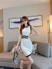 Color matching striped slim knit dress with waistband and buttocks