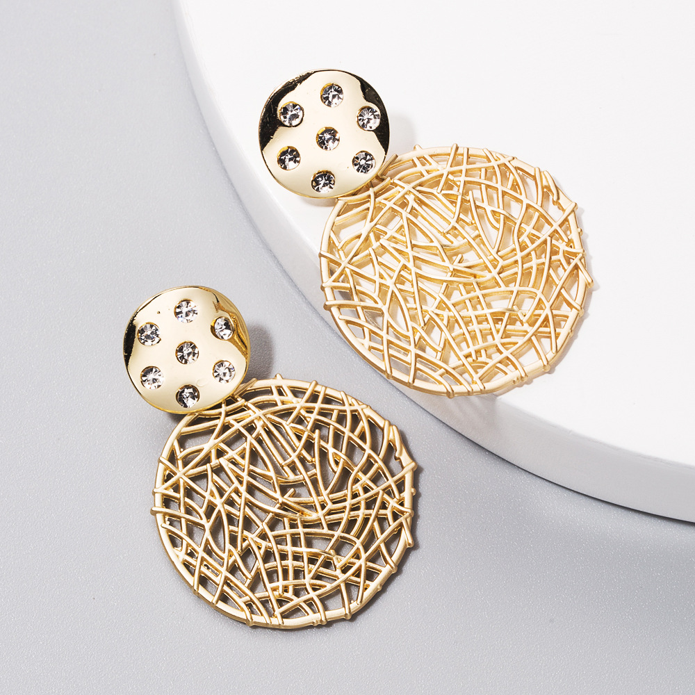 S925 Pin Korean Fashion Earrings Diamond Hollow Round Mesh Alloy Gold Stud Earrings display picture 2