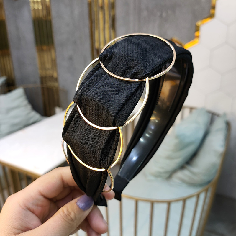 Korean Fashion High-end Metal Ring Wide-brimmed Headband Solid Color Fabric Fine Hairpin Fashion Pressure Headband Wholesale Nihaojewelry display picture 5