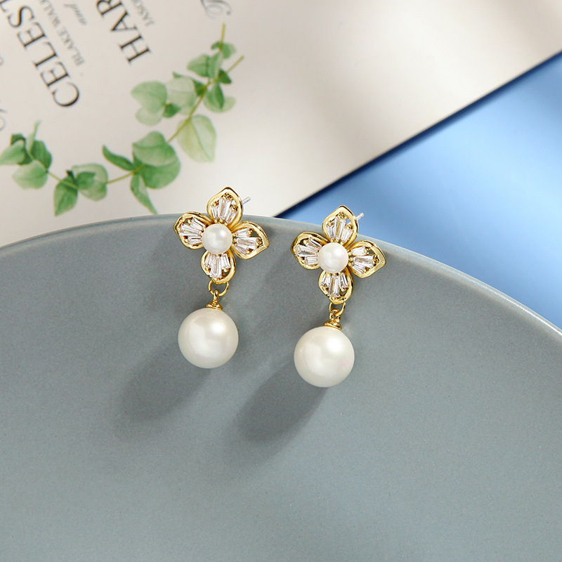 Boucles D&#39;oreilles Aiguille En Argent De La Mode Coréenne S925 Boucles D&#39;oreilles Diamant Perle Boucles D&#39;oreilles Super Fée Fleur En Gros Nihaojewelry display picture 2