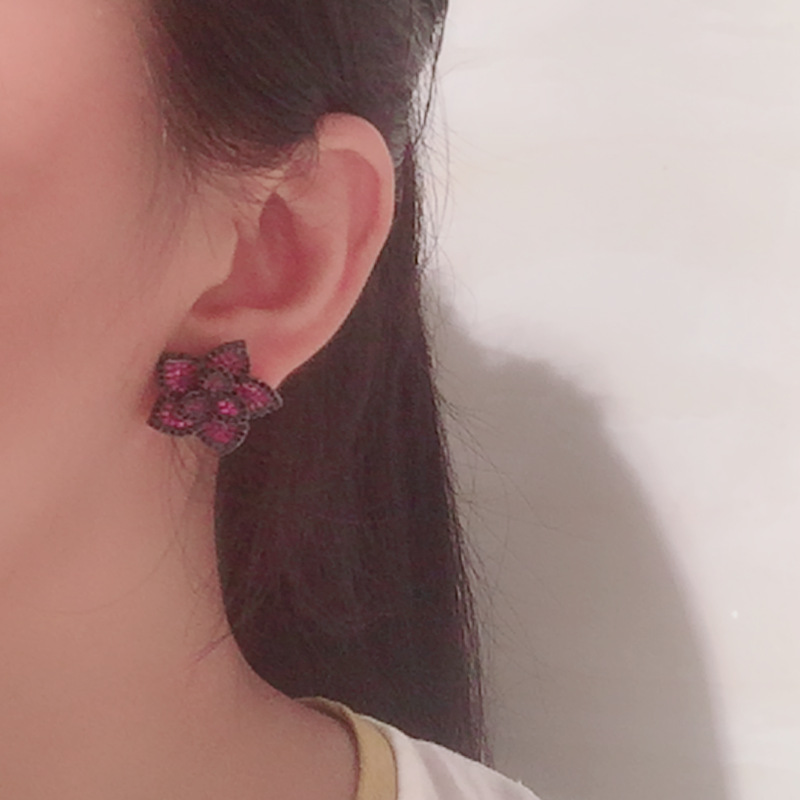 Boucles D'oreilles Camélia Violet Petites Et Simples Boucles D'oreilles Fleur Boucles D'oreilles Violet Doux Gros Nihaojewelry display picture 2