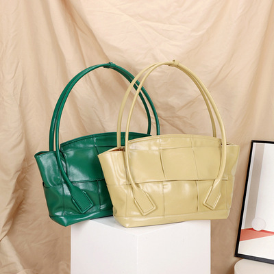 design genuine leather Female bag Crossbow One shoulder portable Soft leather Underarm bag Catfish Retro Trend business affairs