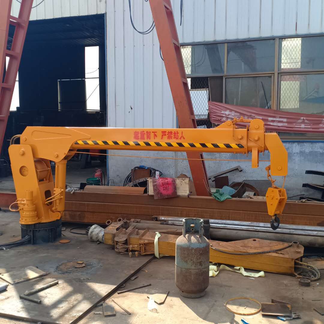 厂家加工各种车载液压吊机 车载2吨吊机 液压全自动小型随车吊机