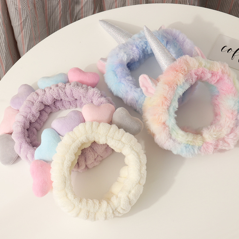 Wide-sided Non-slip Heart Unicorn Hairband display picture 1