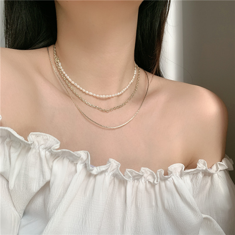Fashion Retro Metal  Three-layer Short Freshwater Pearl Necklace display picture 2