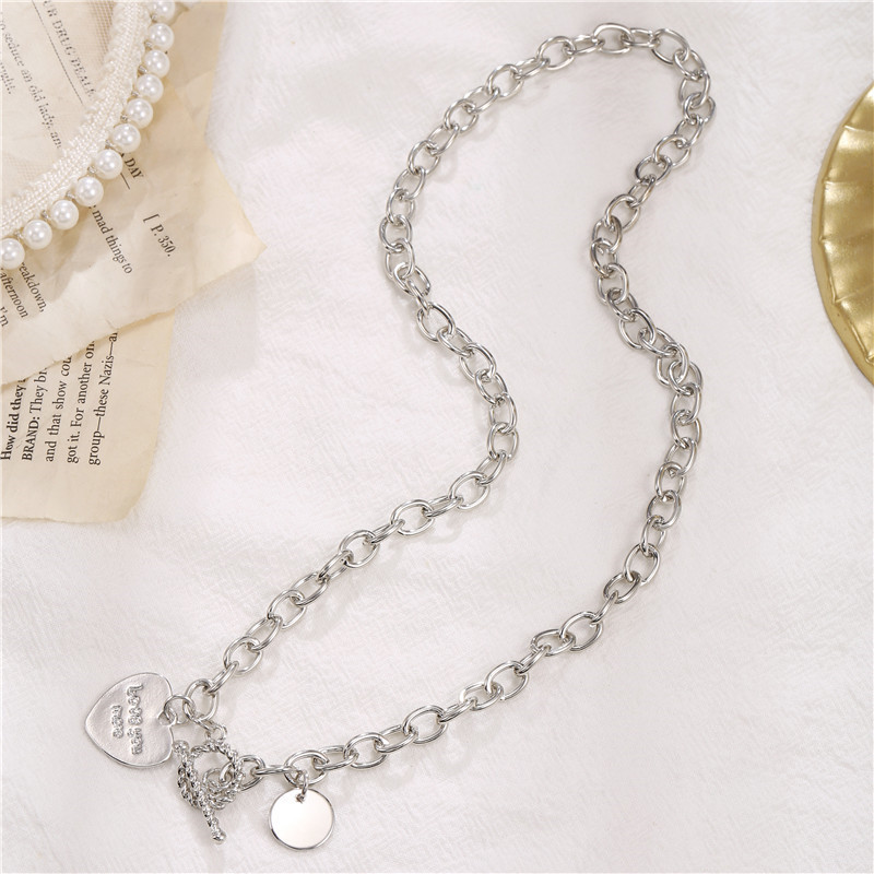Korean Fashion Heart Pendant Necklace display picture 5