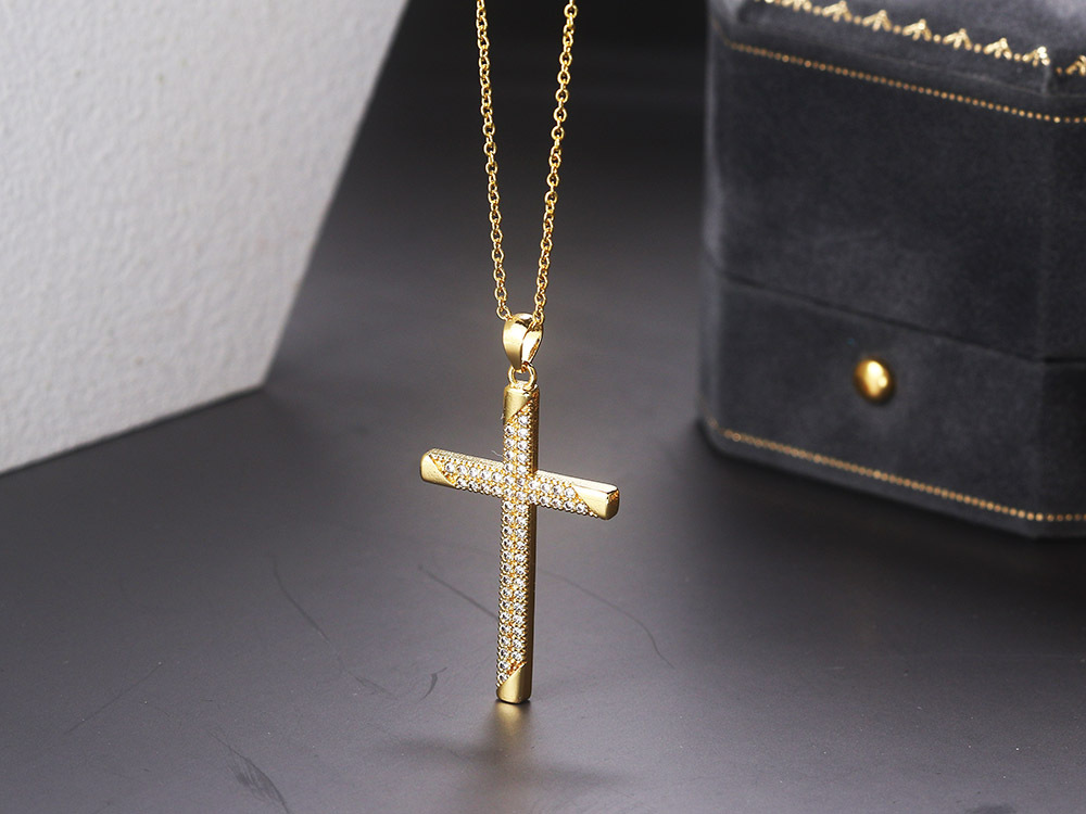 Fashion Cross Copper Inlaid Zircon Necklace display picture 3